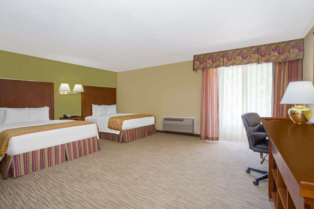 days inn and suites by wyndham red rock gallup