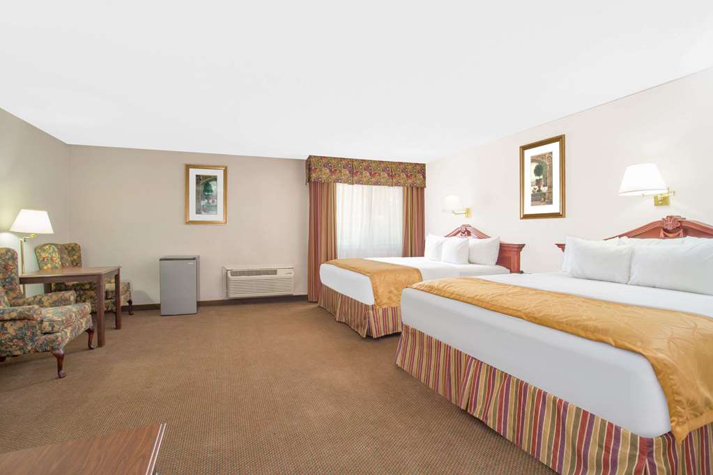 days inn and suites by wyndham red rock gallup
