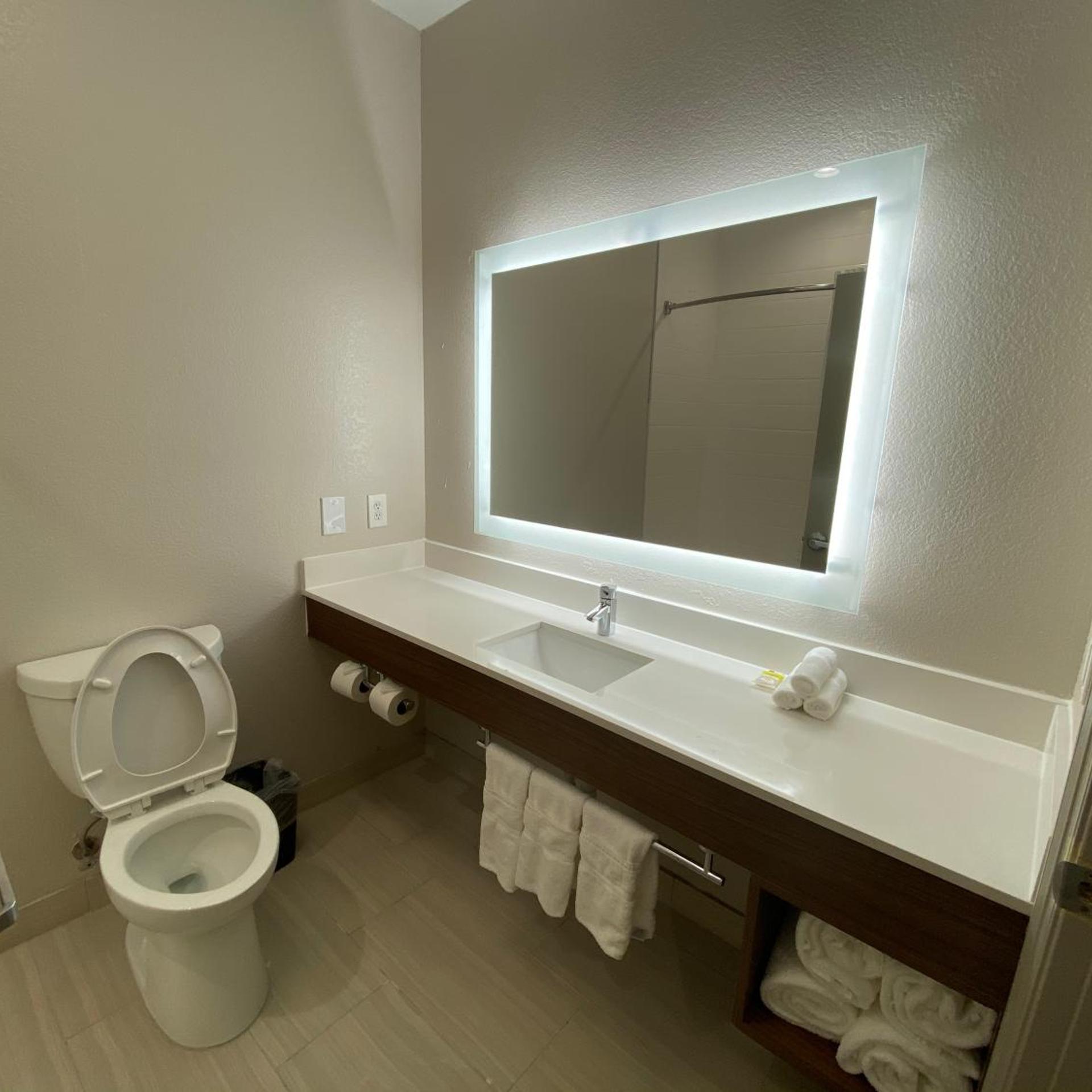 holiday inn express and suites galveston west seawall