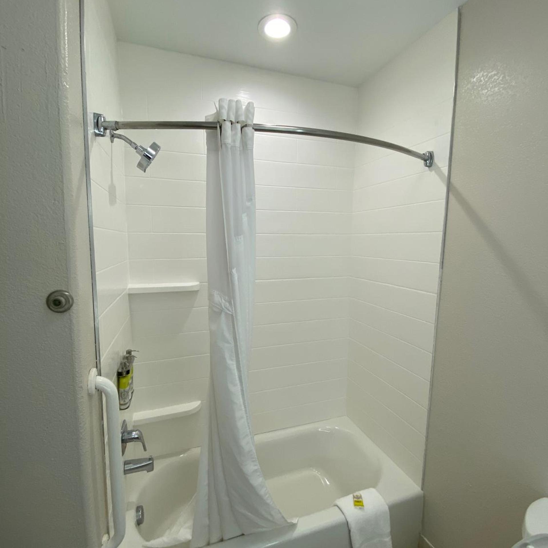 holiday inn express and suites galveston west seawall