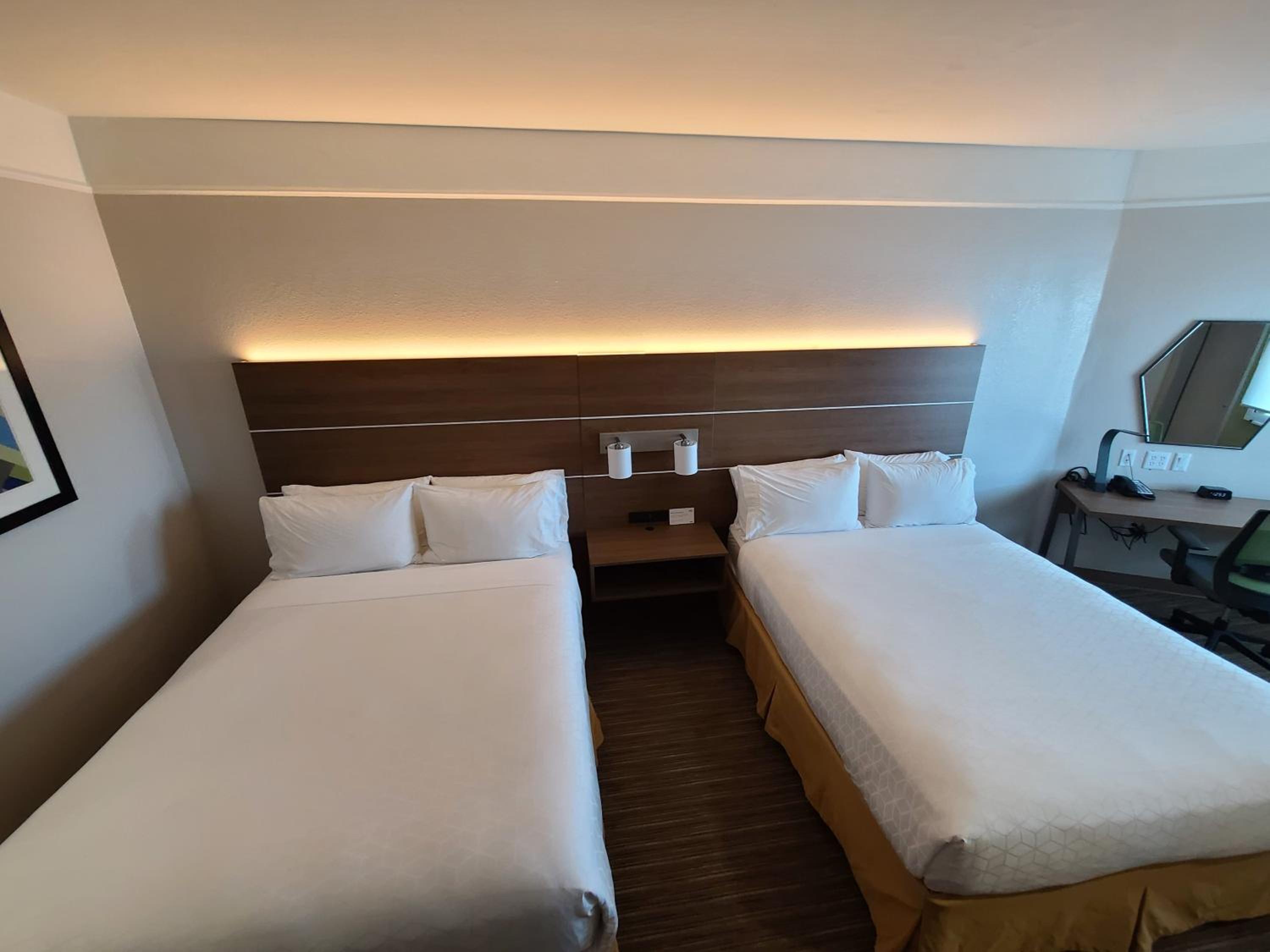 holiday inn express and suites galveston west seawall