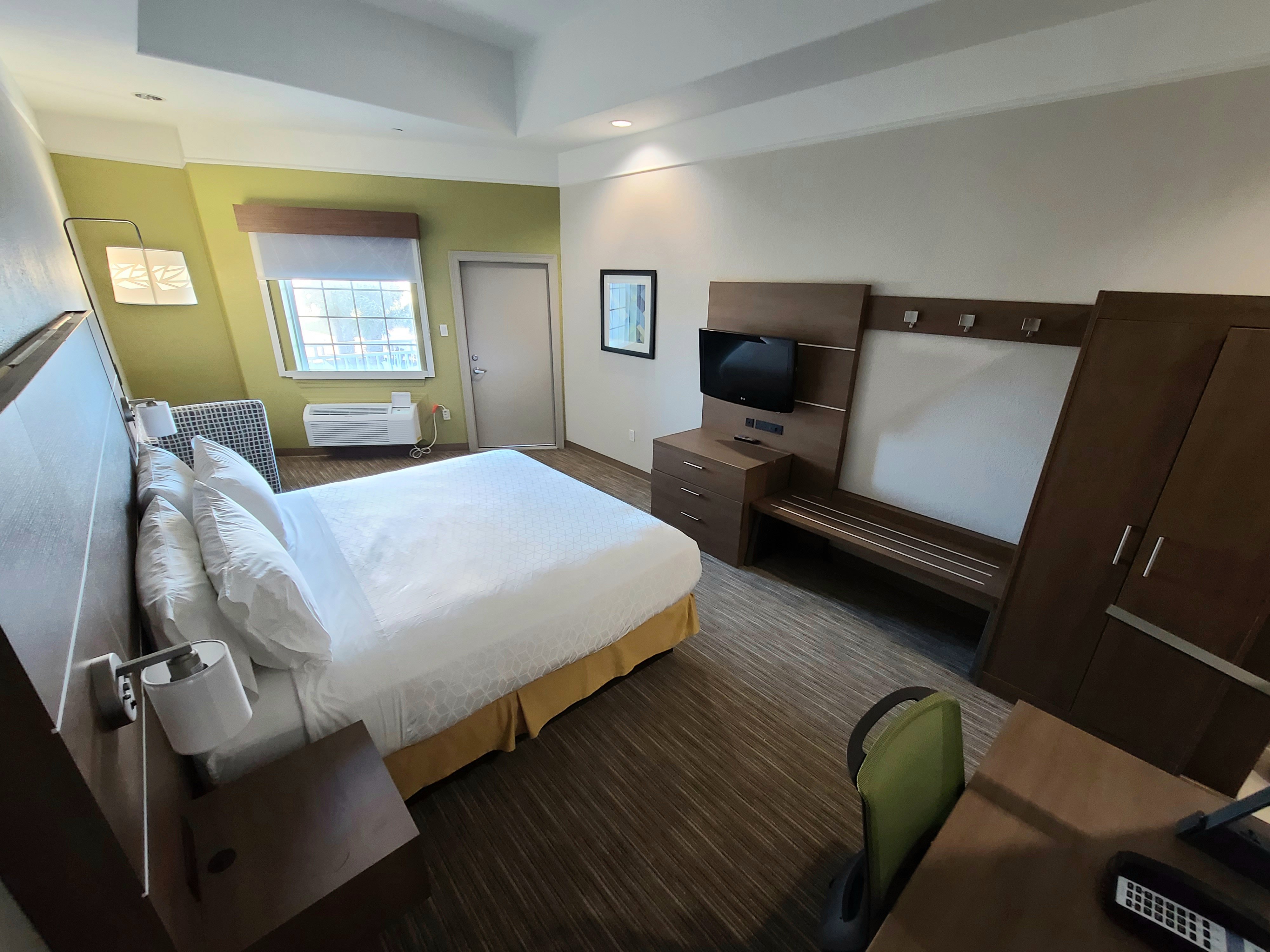 holiday inn express and suites galveston west seawall