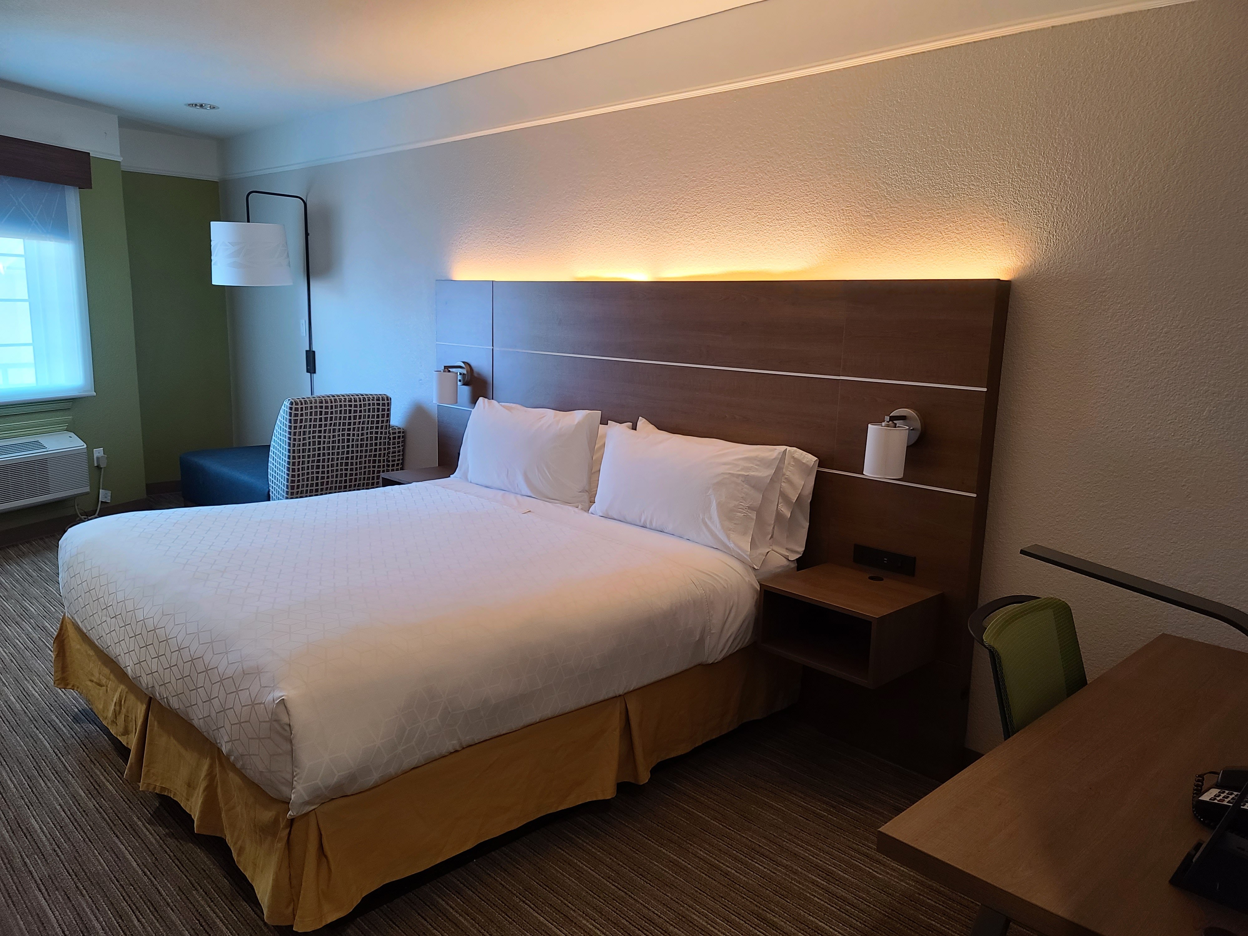 holiday inn express and suites galveston west seawall