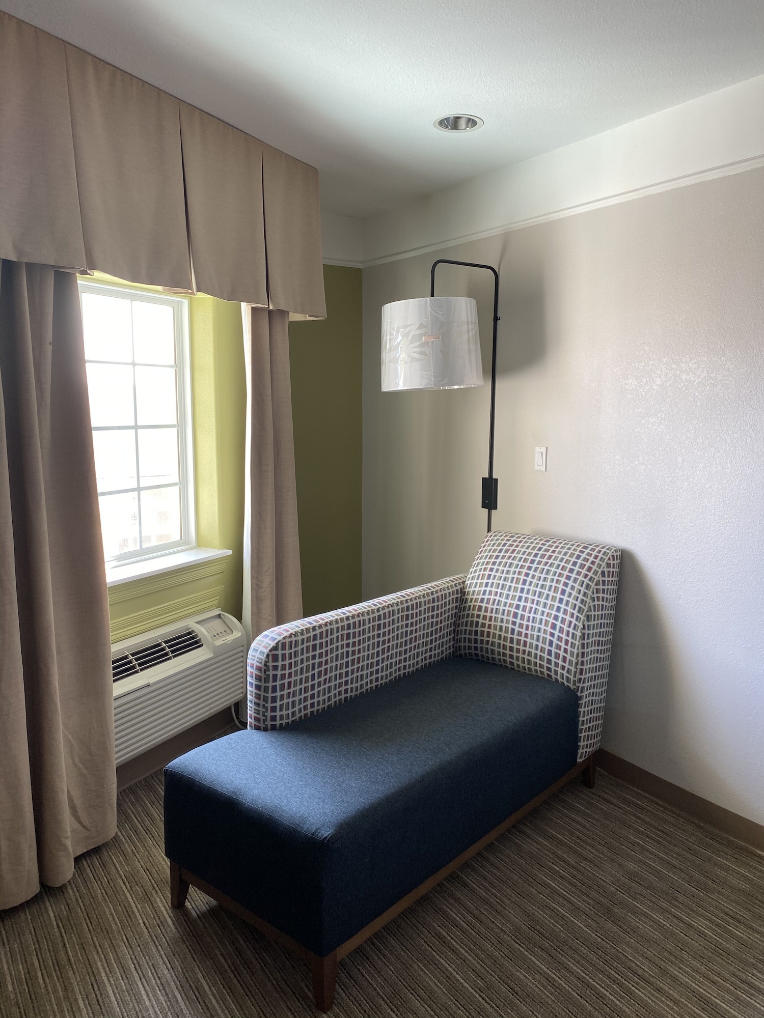 holiday inn express and suites galveston west seawall