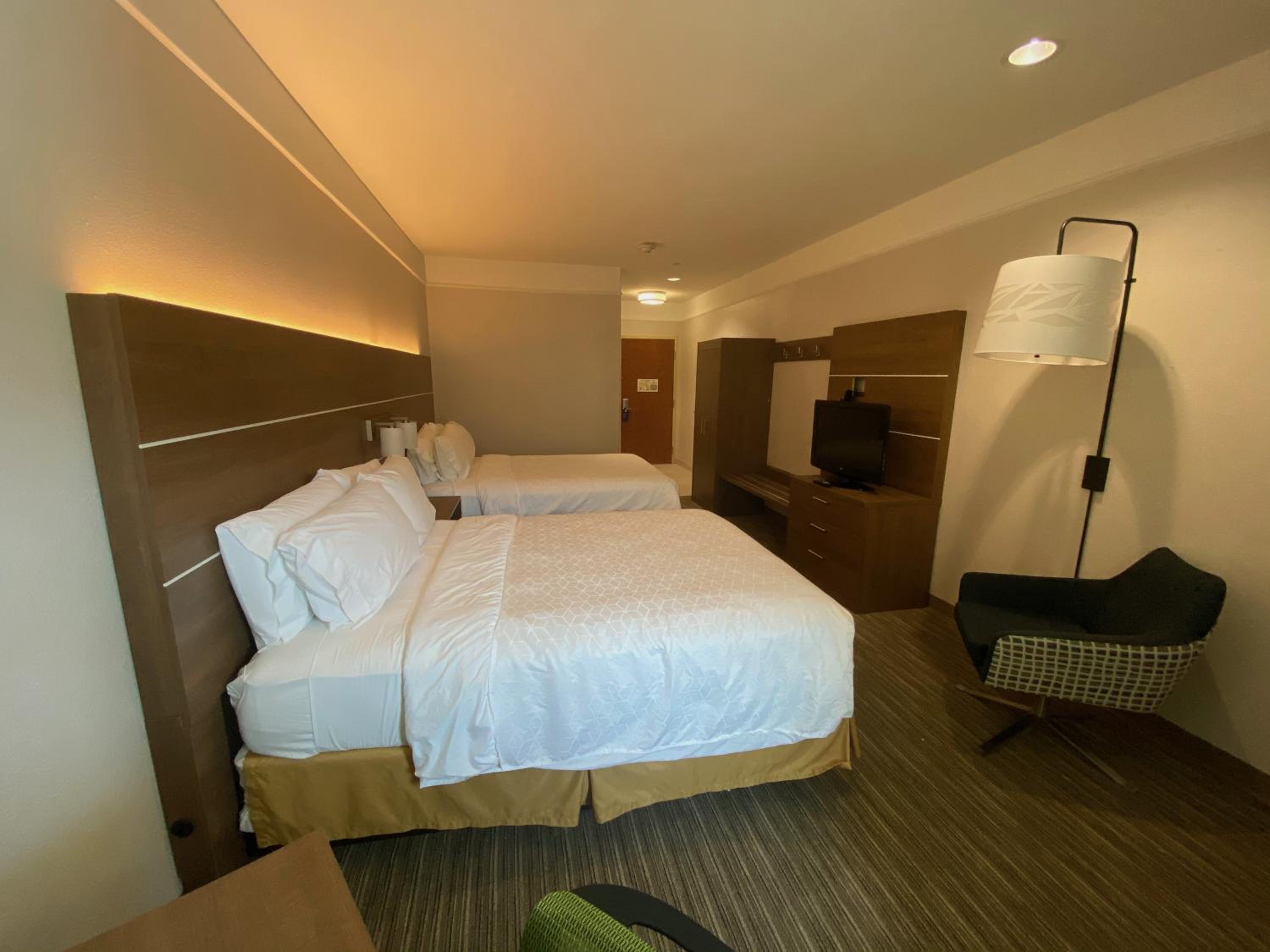 holiday inn express and suites galveston west seawall