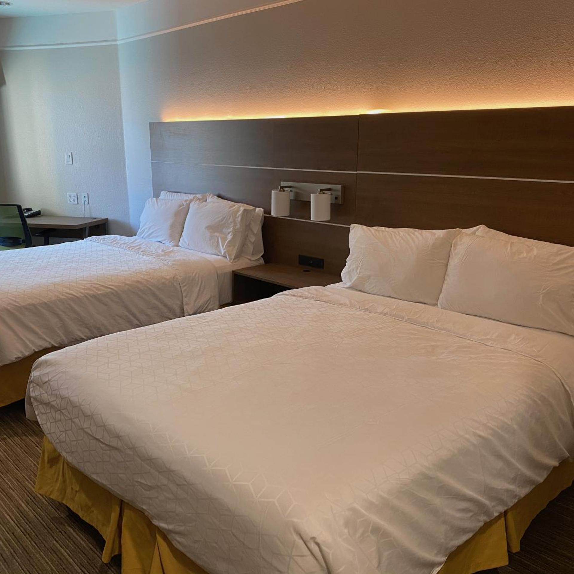 holiday inn express and suites galveston west seawall