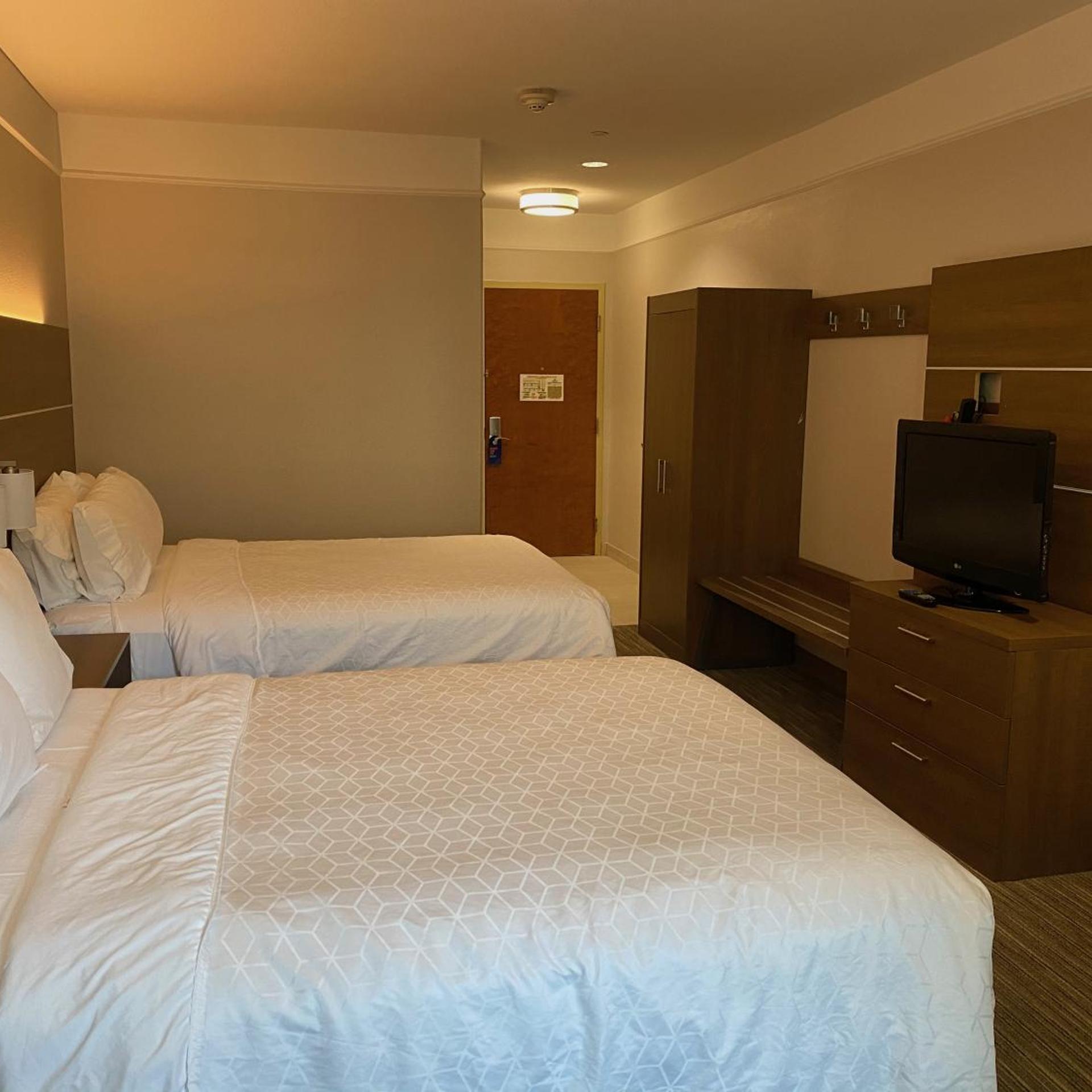 holiday inn express and suites galveston west seawall