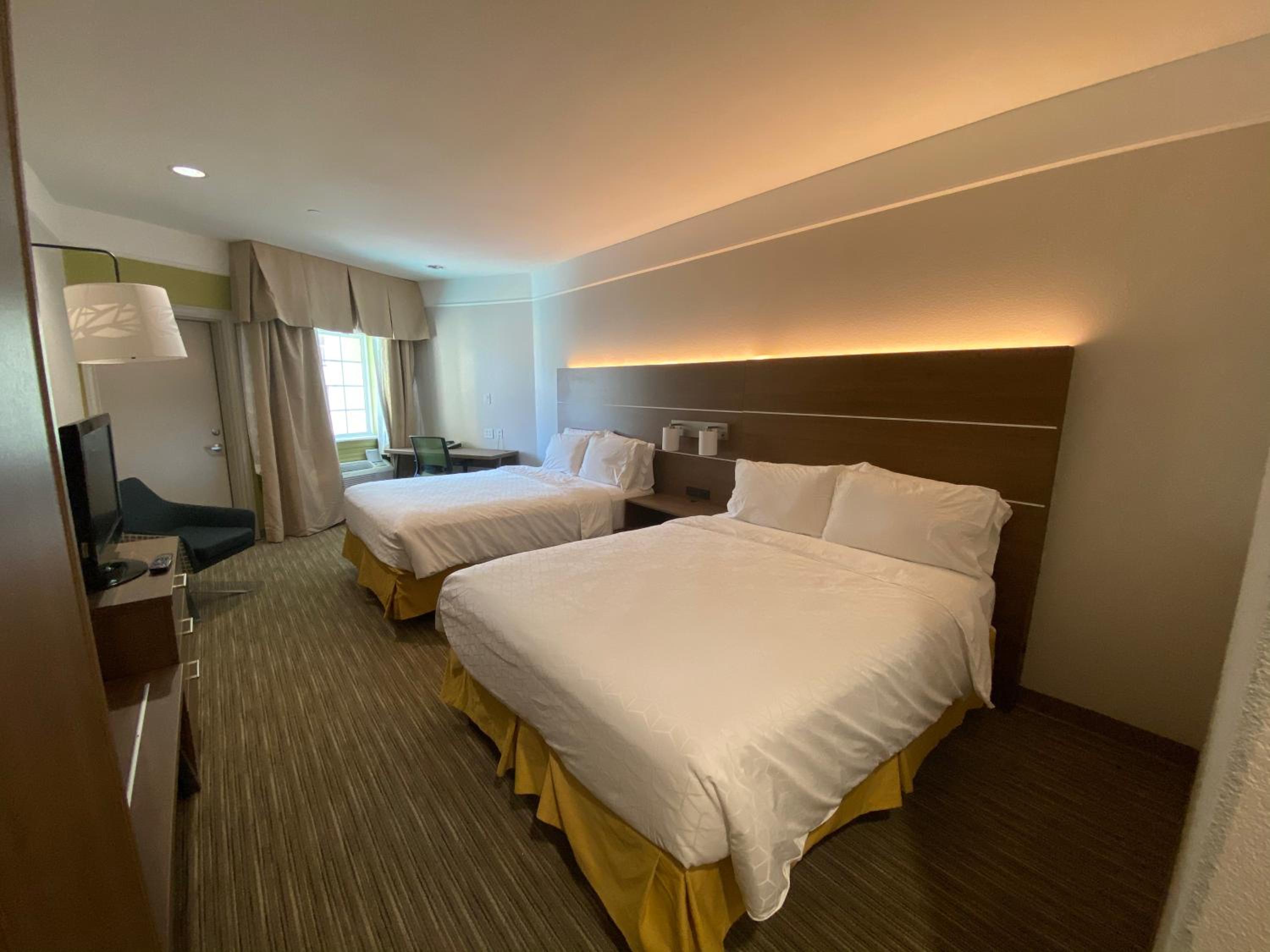 holiday inn express and suites galveston west seawall