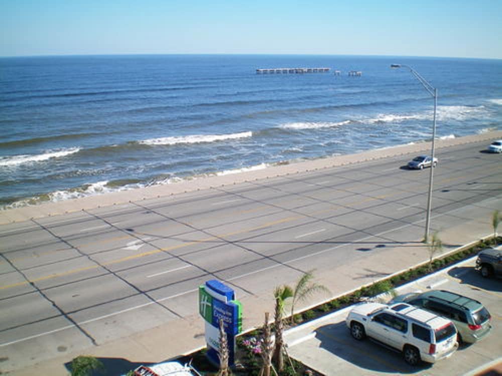 holiday inn express and suites galveston west seawall