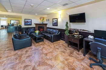 comfort inn and suites edson