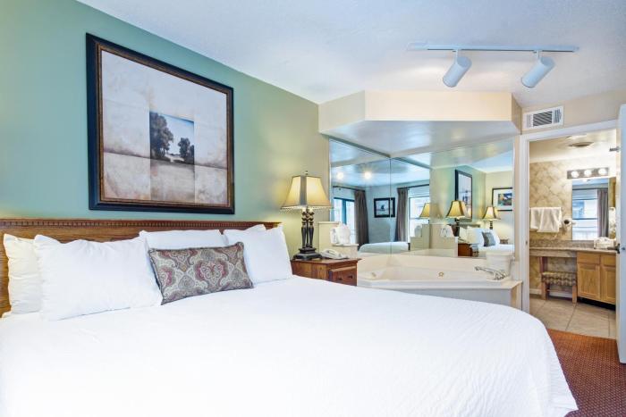 gatlinburg town square by exploria resorts