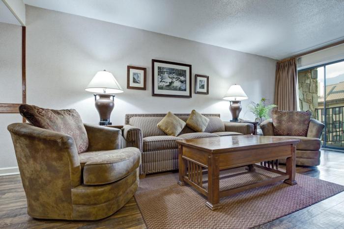 gatlinburg town square by exploria resorts