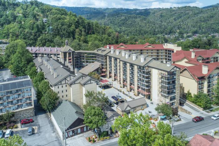 gatlinburg town square by exploria resorts
