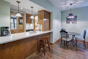 gatlinburg town square by exploria resorts