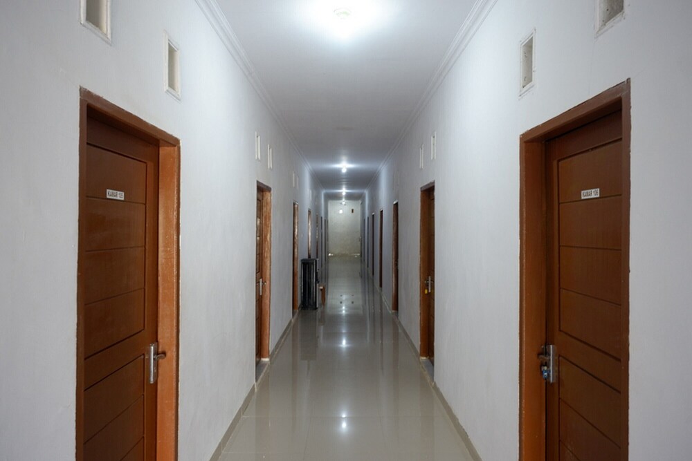reddoorz near pasar baru mamuju