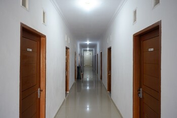 reddoorz near pasar baru mamuju
