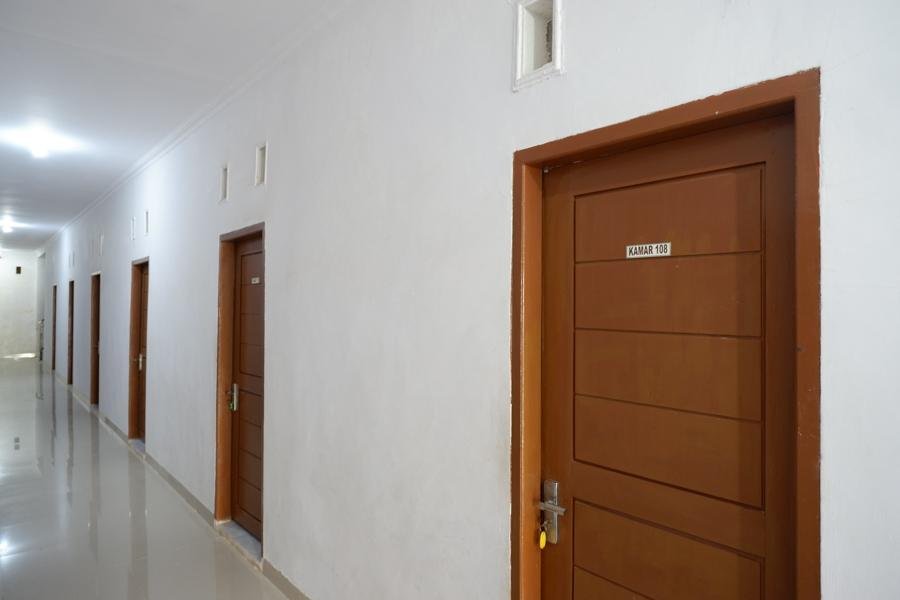 reddoorz near pasar baru mamuju
