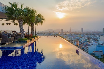 sea queen hotel