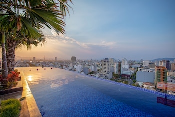 sea queen hotel