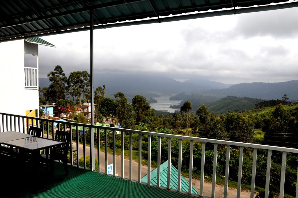 Lakezone Holiday Resort,Laxmi Estate,3 star