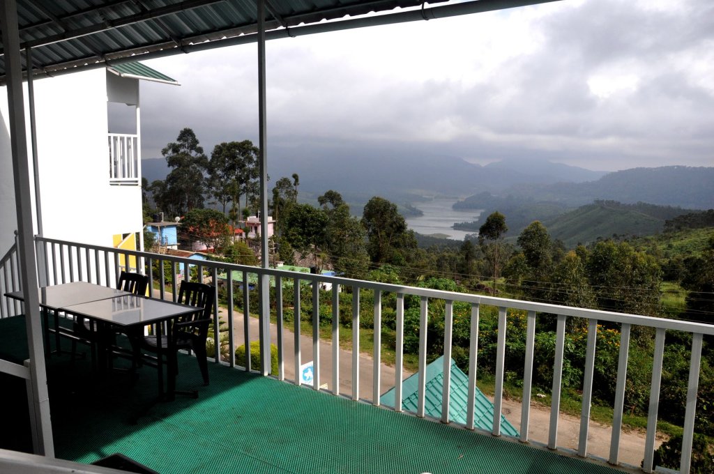 Lakezone Holiday Resort,Laxmi Estate,3 star