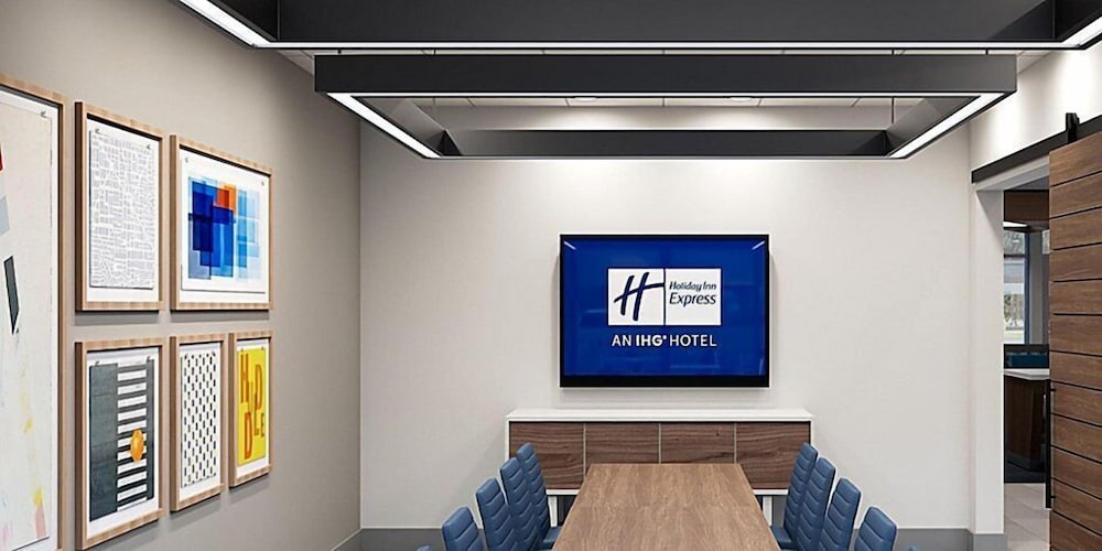 holiday inn express gloucester by ihg