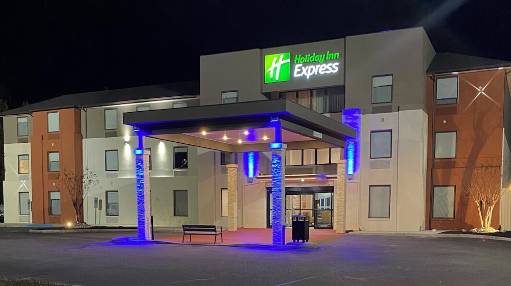 holiday inn express gloucester by ihg