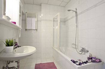 villa s lorenzo adults only