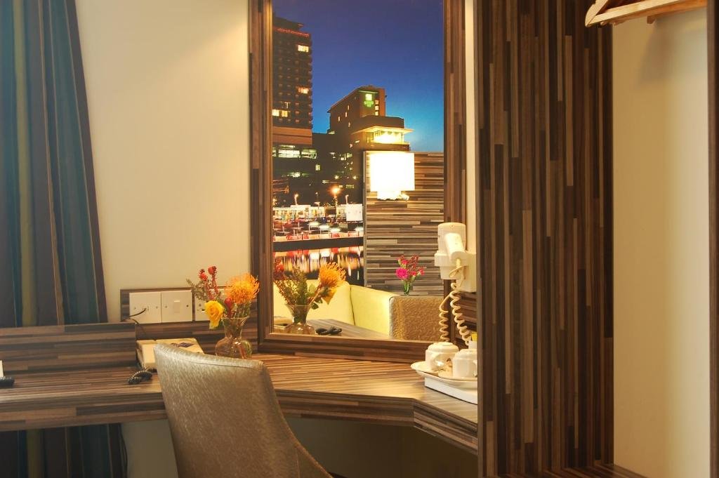 diamond lodge adults only