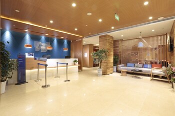holiday inn express jiuzhaigou an ihg hotel