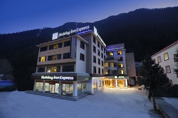 holiday inn express jiuzhaigou an ihg hotel