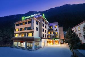 holiday inn express jiuzhaigou an ihg hotel