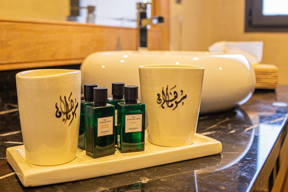 shemsmoon suites and spa