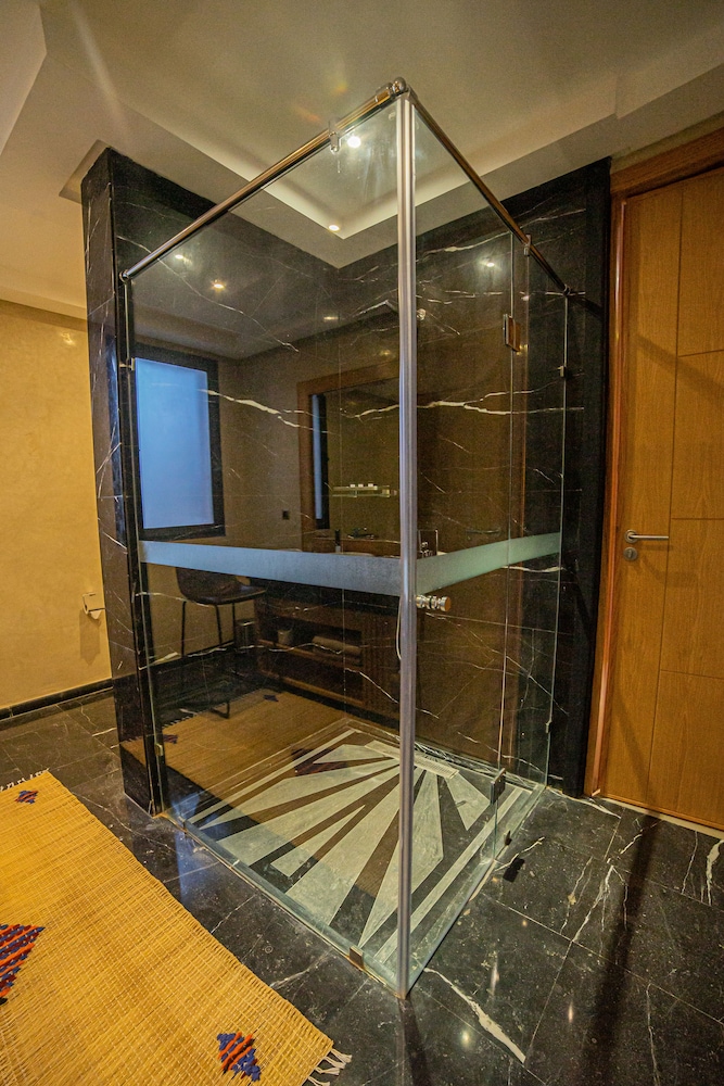 shemsmoon suites and spa