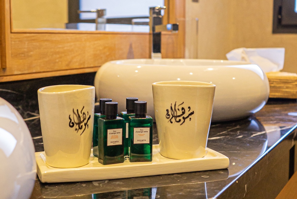 shemsmoon suites and spa