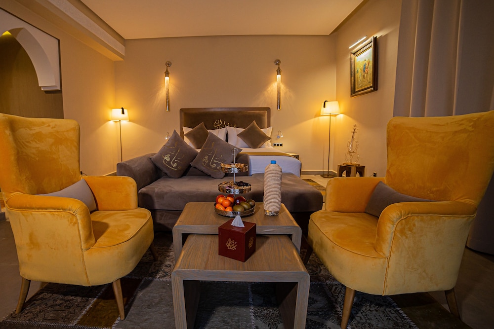 shemsmoon suites and spa