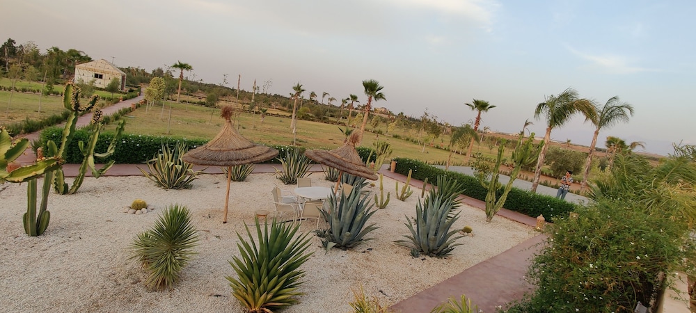 shemsmoon suites and spa