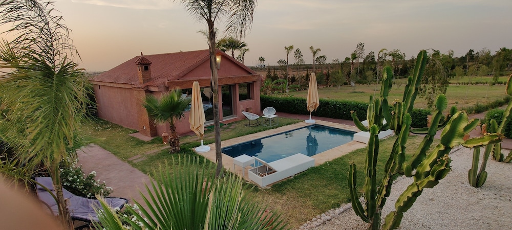 shemsmoon suites and spa