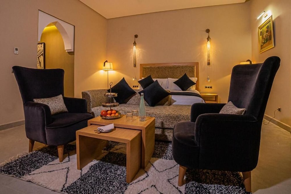 shemsmoon suites and spa