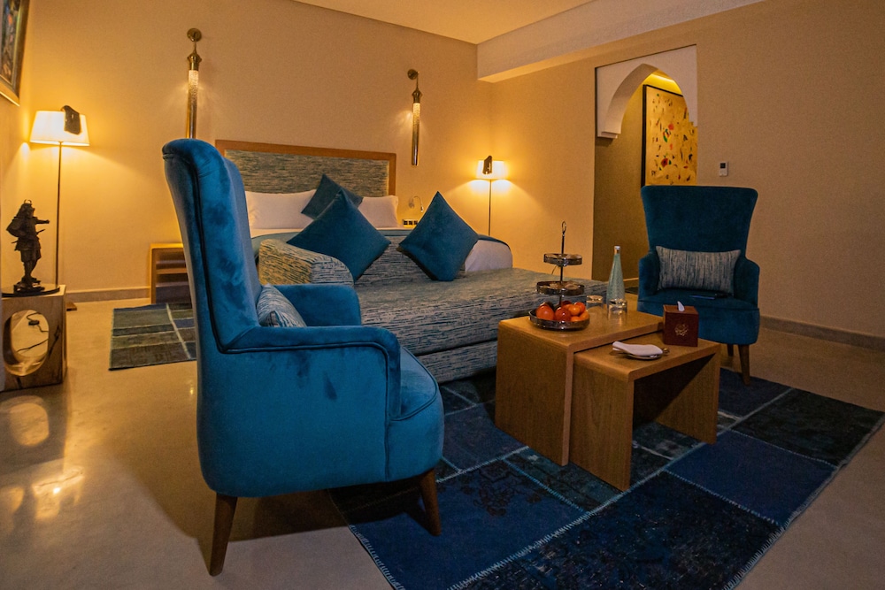 shemsmoon suites and spa