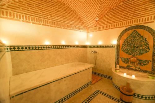 shemsmoon suites and spa