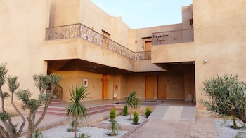 shemsmoon suites and spa