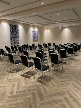 shemsmoon suites and spa