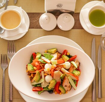 shemsmoon suites and spa