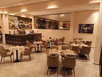 shemsmoon suites and spa