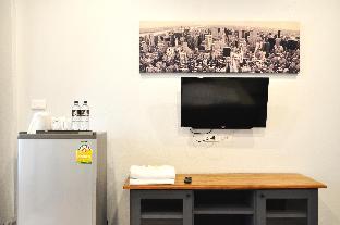c room at airport by choktawee