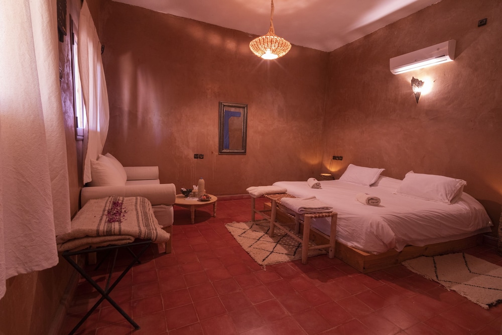 kasbah sahara services hotel