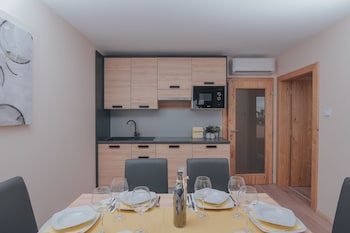 pool apartments tolo