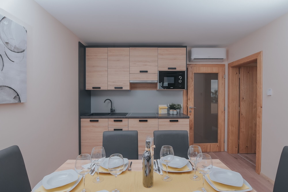 pool apartments tolo