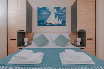 pool apartments tolo